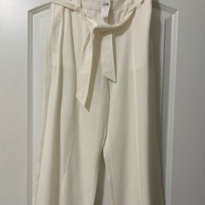 Slacks/Cropped Pants